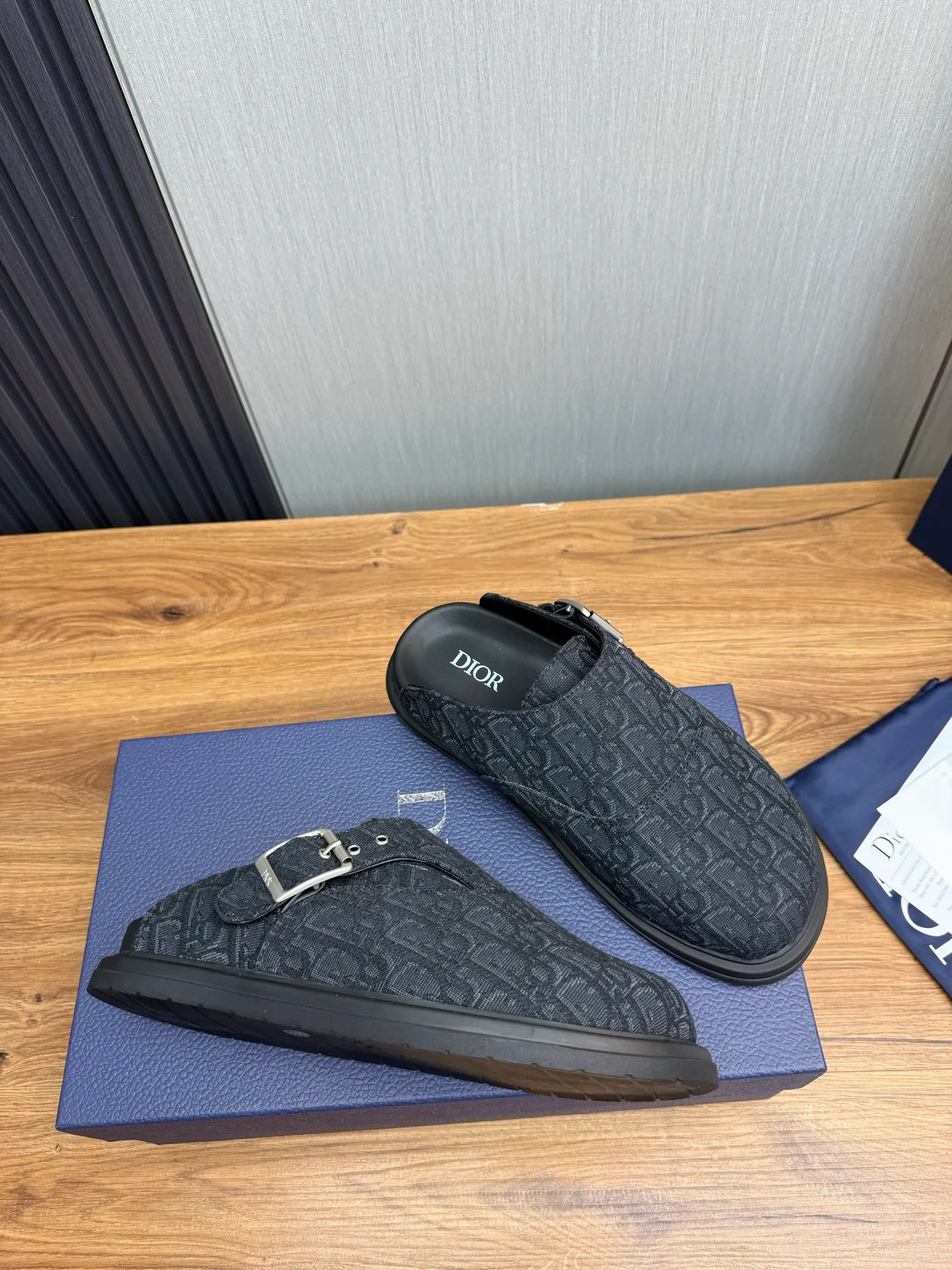 Men's shoes 💰560💰 Dior. Men's slippers 🩴Official website one to one production 38-45 sizes 45 46 🉑️Customized! Original embossed cowhide, sheepskin lining✅Original outsole⬆️